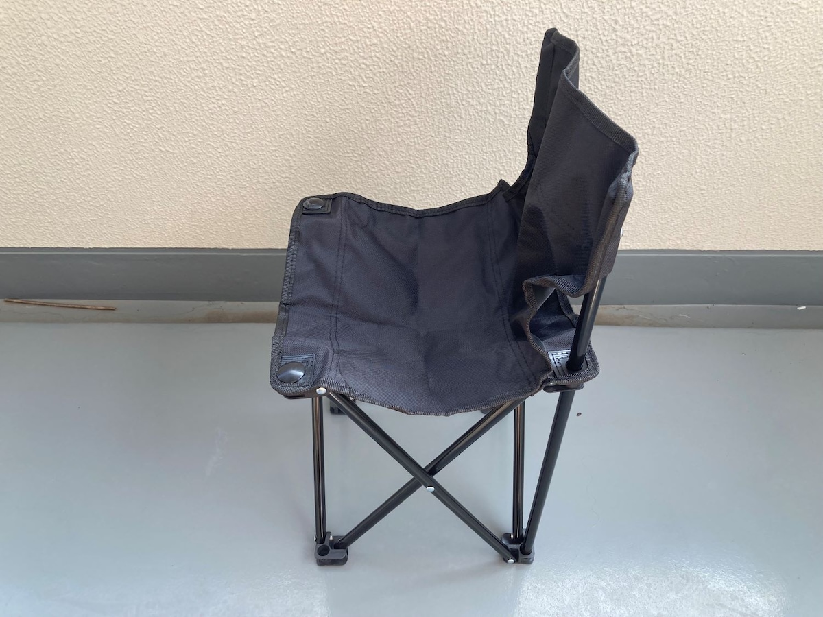 【ダイソーの名品】500円折りたたみ椅子が最高だった！1万円の商品と比較も