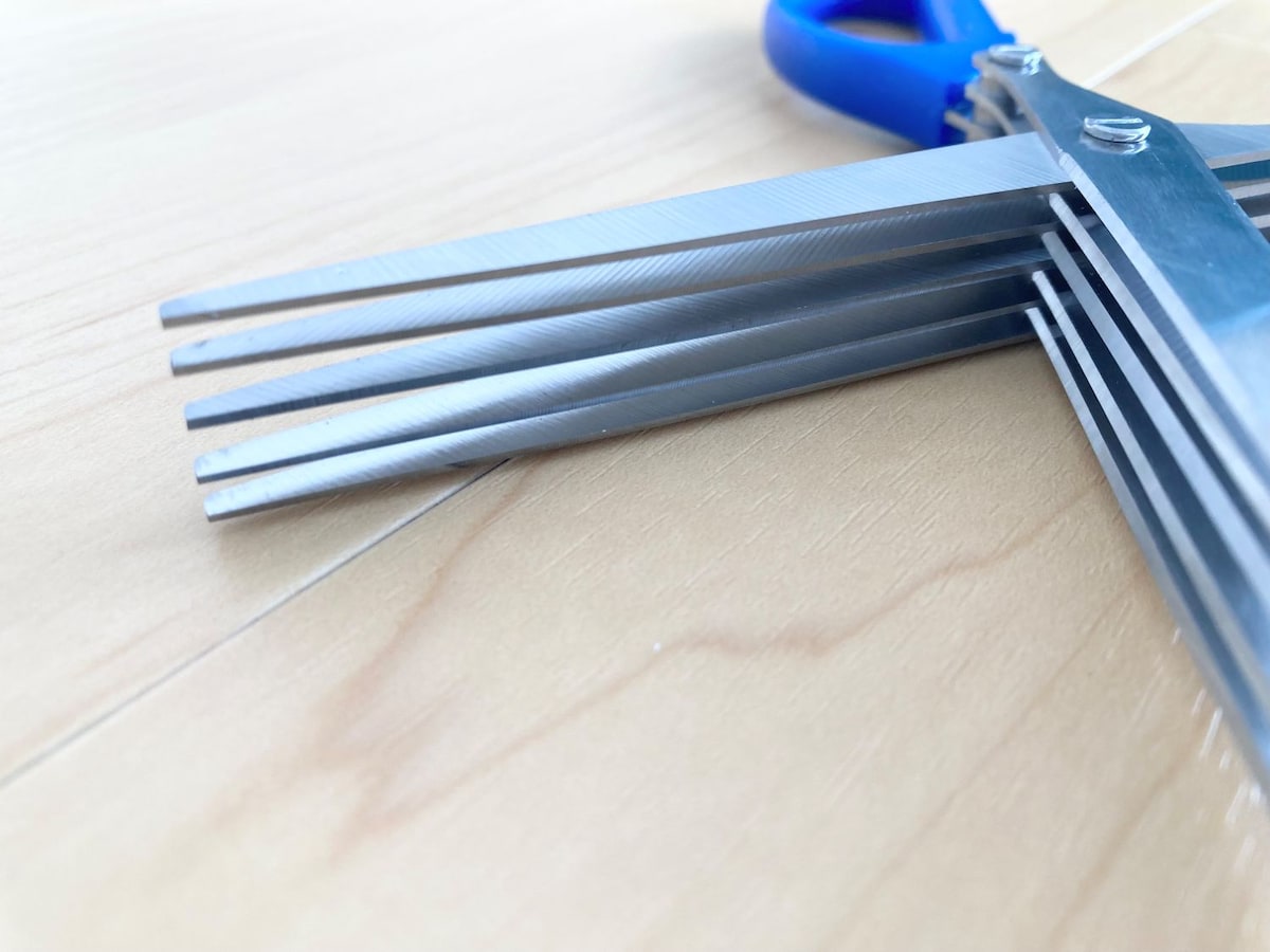 【ダイソー】もっと早く知りたかった…シュレッダーが想像以上に使える!