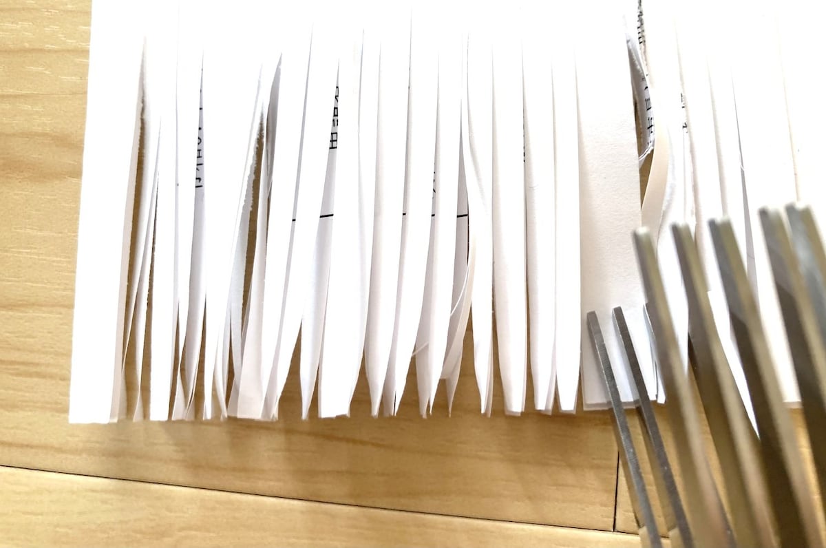 【ダイソー】もっと早く知りたかった…シュレッダーが想像以上に使える!