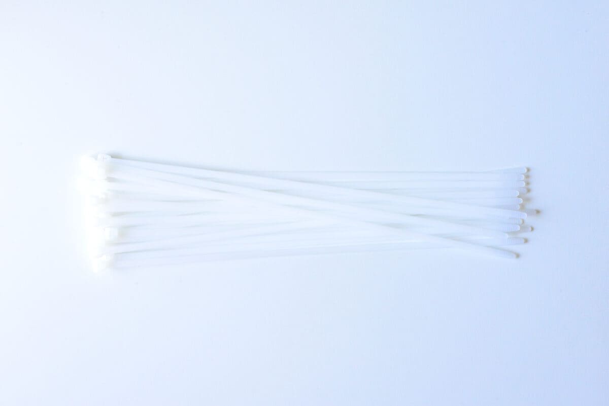 種類が豊富！ダイソーの結束バンドを紹介！繰り返し使えるタイプも