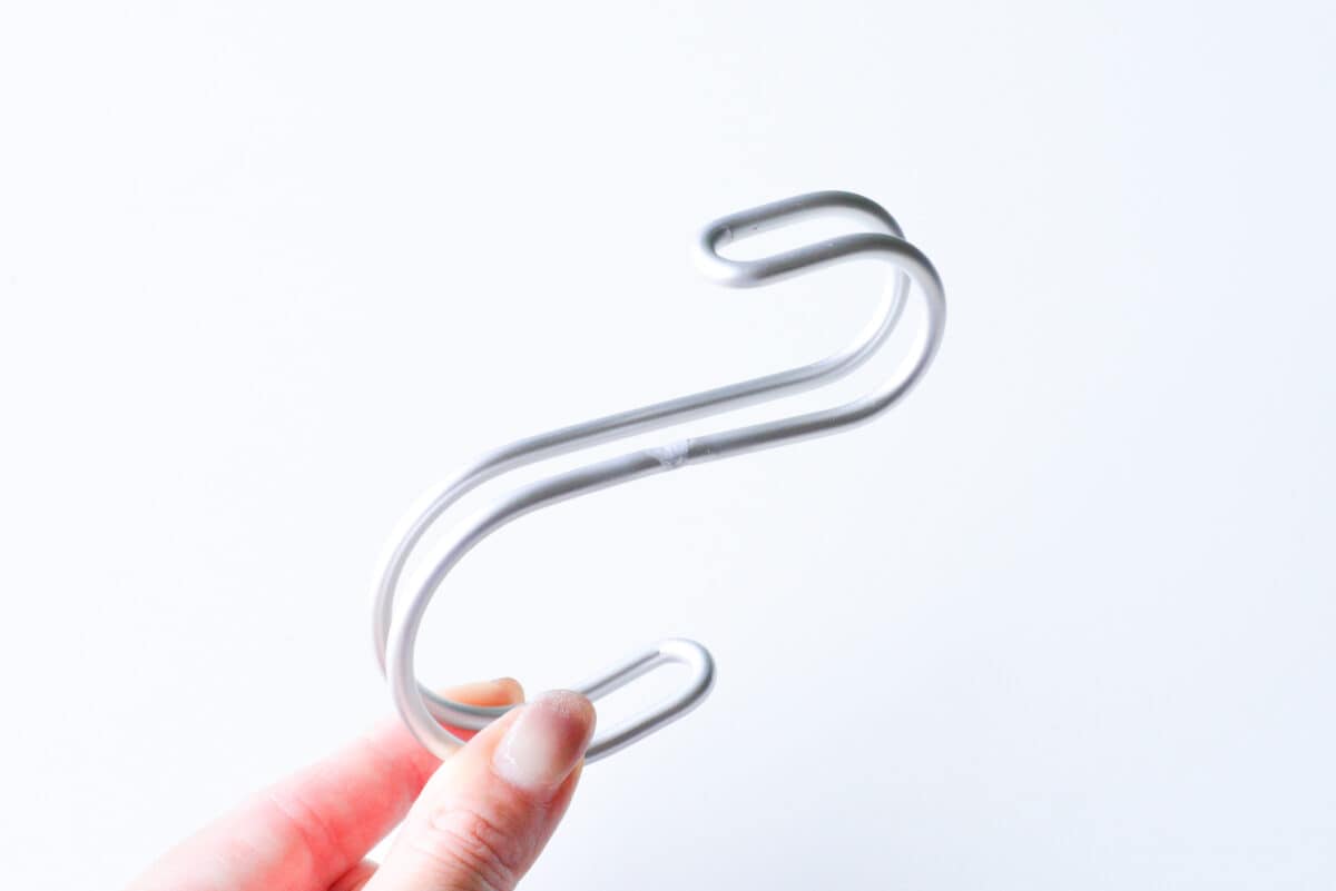 【ダイソー】S字フックが便利すぎる!本当におすすめの6商品を紹介