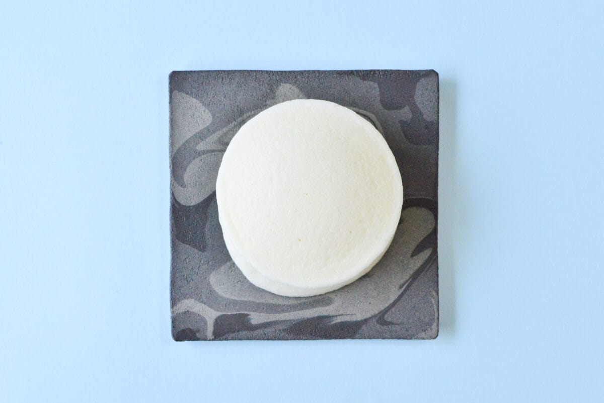 「生地の弾力すごっ」【セブン】新感覚の和洋折衷スイーツ登場