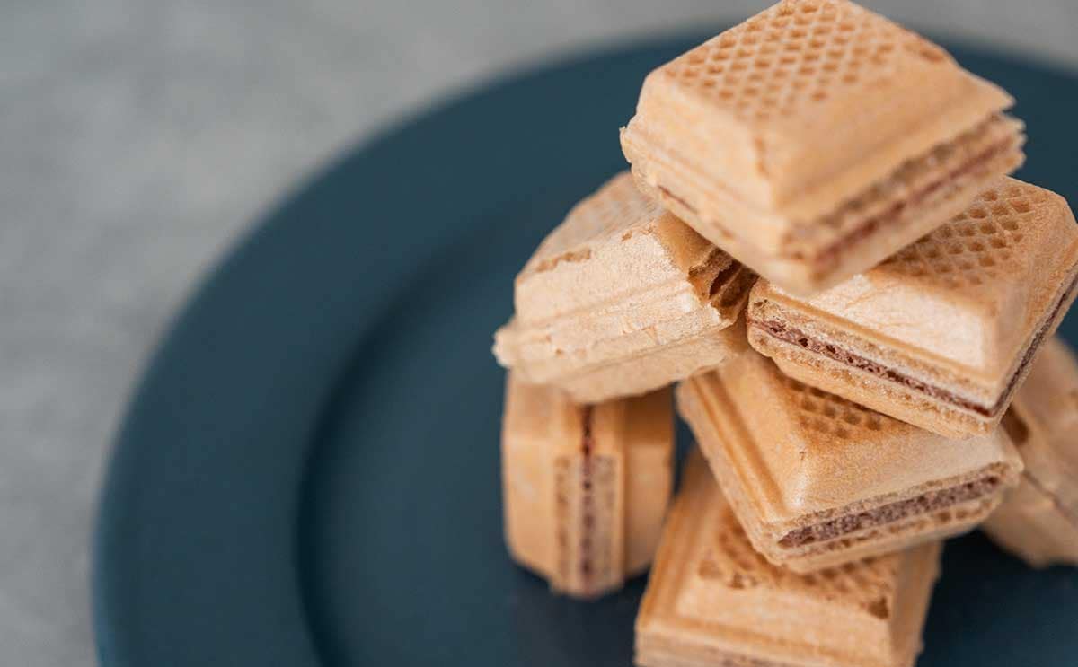 1個当たり24円【セブン】キューブ状のお菓子がめっちゃ美味い!!