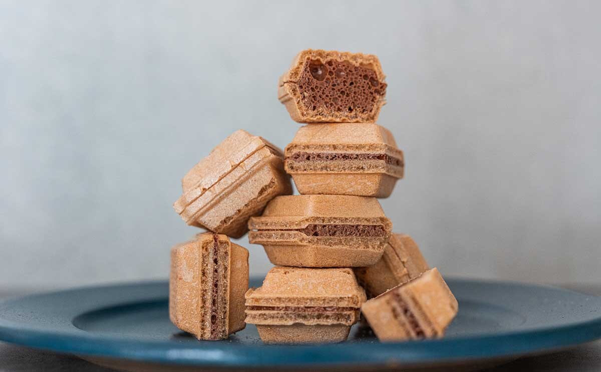 1個当たり24円【セブン】キューブ状のお菓子がめっちゃ美味い!!