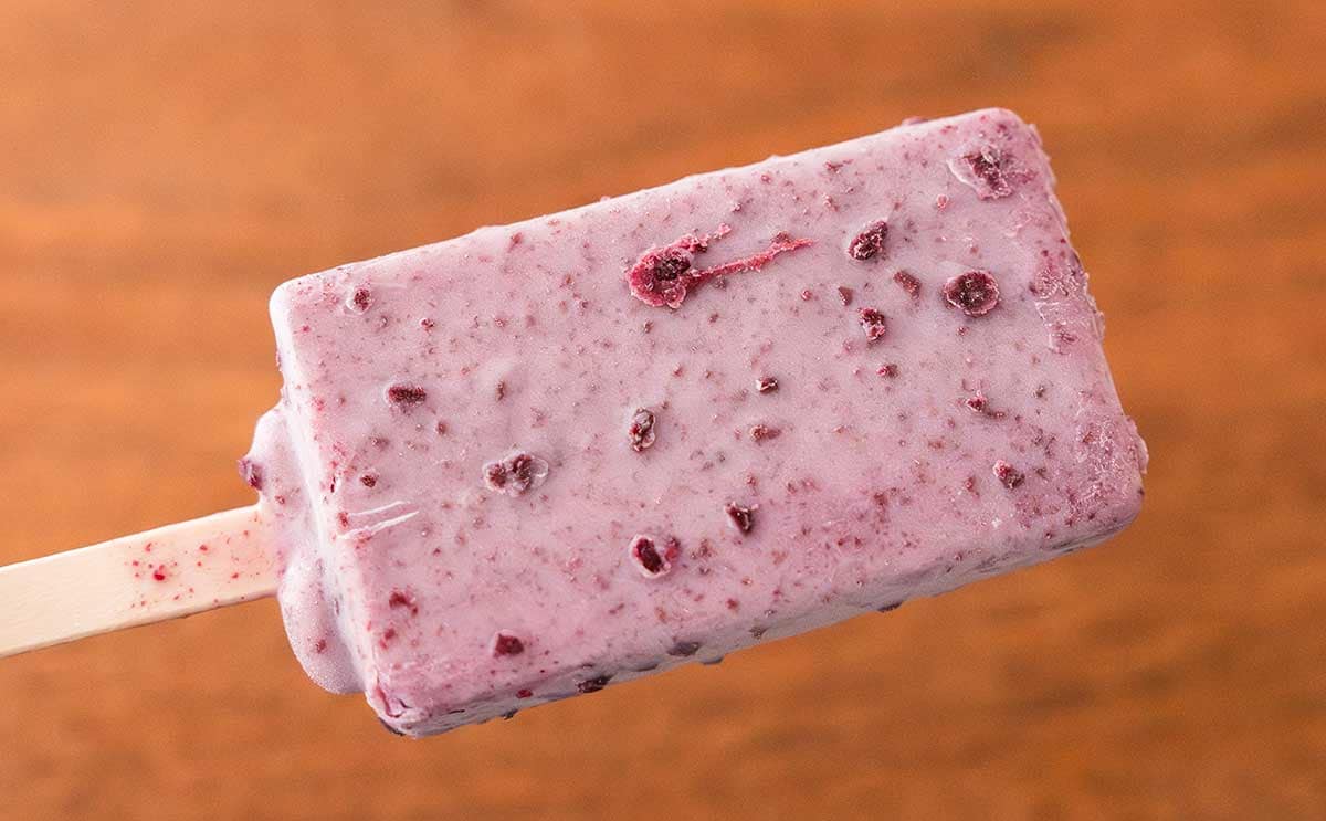 「復活してて大喜び」「うますぎん?」【セブン】紫アイスが本当においしい