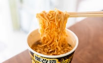 「食欲そそるわ」「米必須だね」話題の【カップヌードル】はお湯を注ぐ前からいい香り