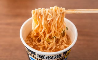 「想像の10倍もんじゃ味だった」新発売【カップヌードル】のソース感がたまらん