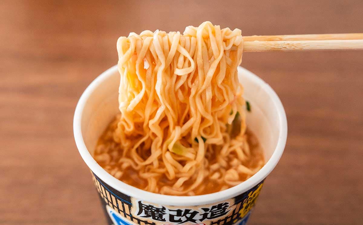 「想像の10倍もんじゃ味だった」新発売【カップヌードル】のソース感がたまらん