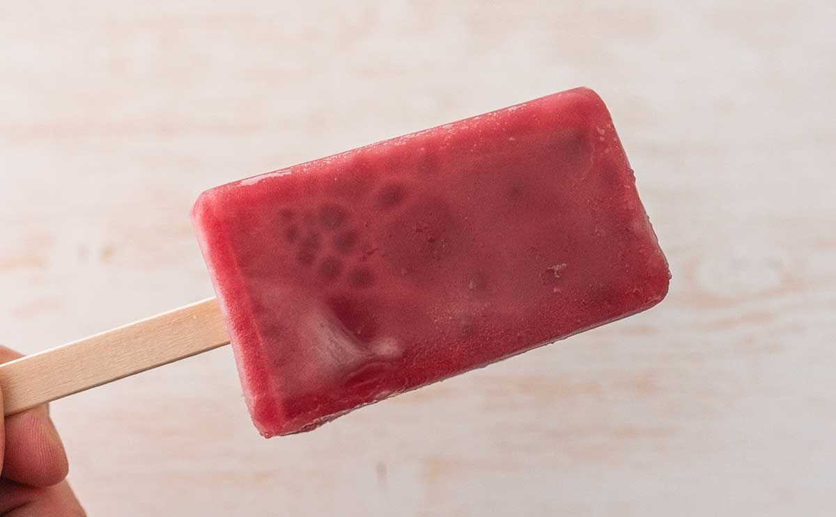 「2日連続食す」「密度高い感じ」【セブン】新発売アイスのねっとり感が最高すぎる