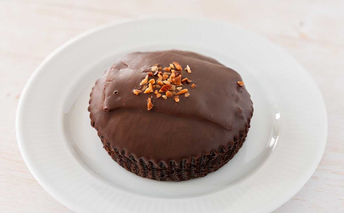 【セブン】新発売ケーキが170円なのにめっちゃ濃厚でハマる!!