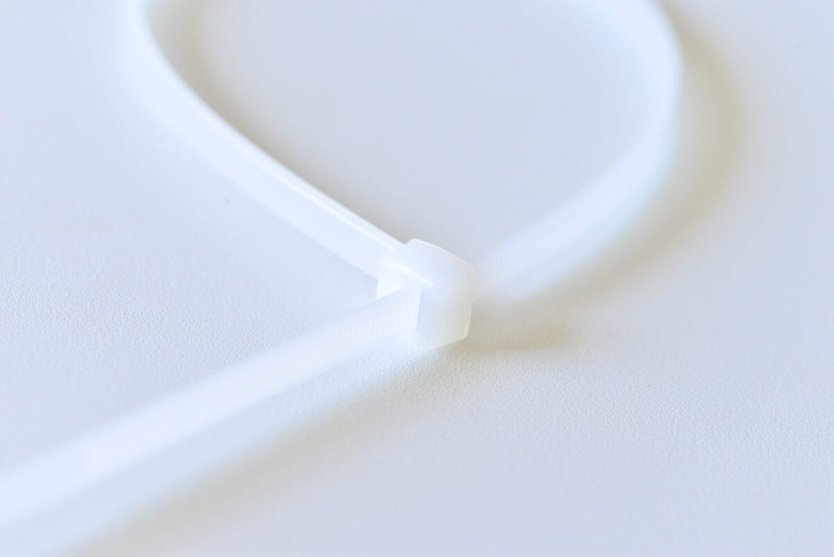 種類が豊富！ダイソーの結束バンドを紹介！繰り返し使えるタイプも