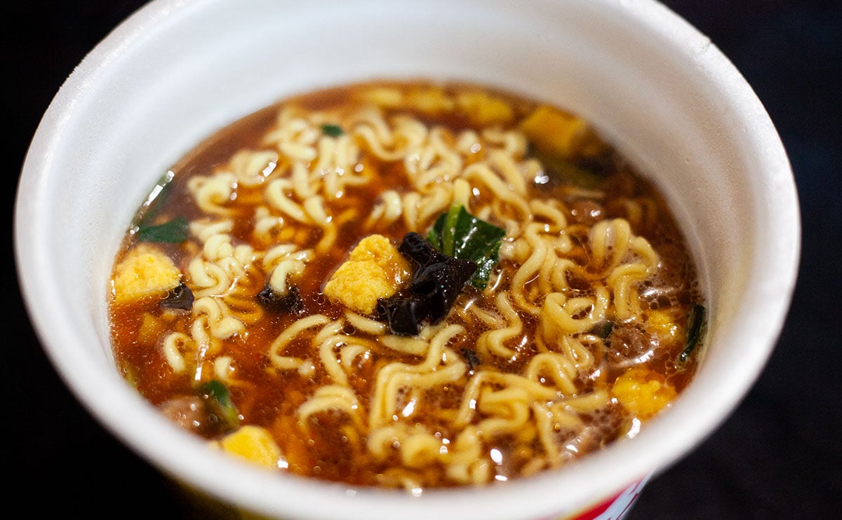 【東洋水産】「当然リピ」中華の定番を再現したビッグな『カップ麺』爆誕