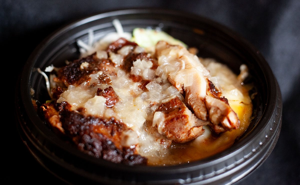 「ごはんが進む」「美味すぎ」ジャマイカの定番グルメを【松屋】が再現!