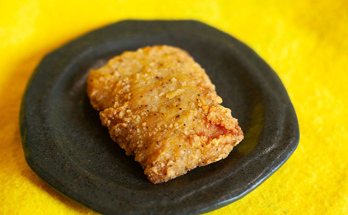 「ダントツで美味い」「キマる」絶賛されている【セブン】の『ホットスナック』を食べてみた