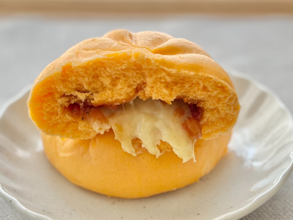 チーズがとろける定番のおいしさ!【ローソン】に中華まんの季節が到来