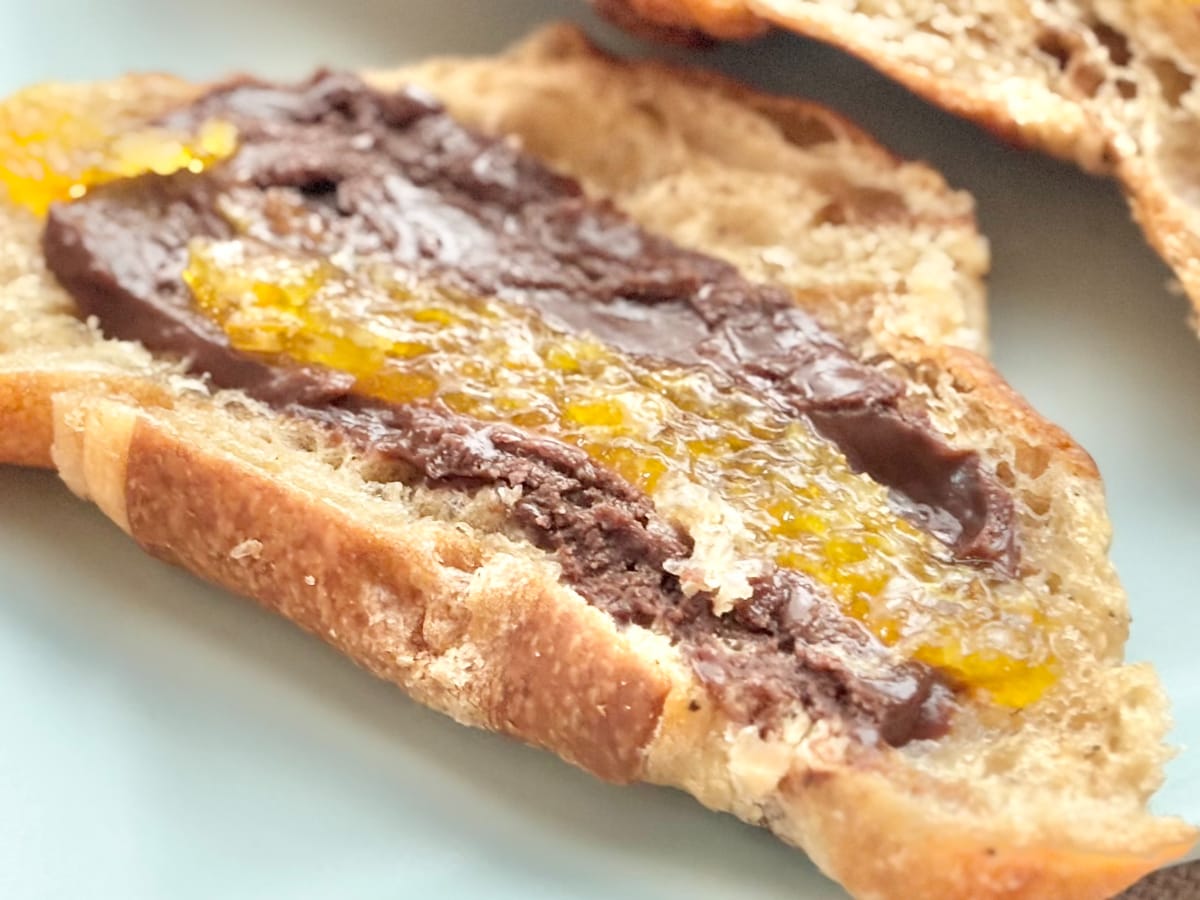 「とんでもなく美味しい」【ファミマ】有名シェフ監修のパンは本格派の味