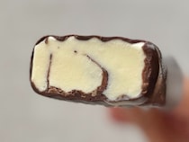 外も中もバリバリで食べ応え満点！【ファミマ限定】どでかアイスが復活