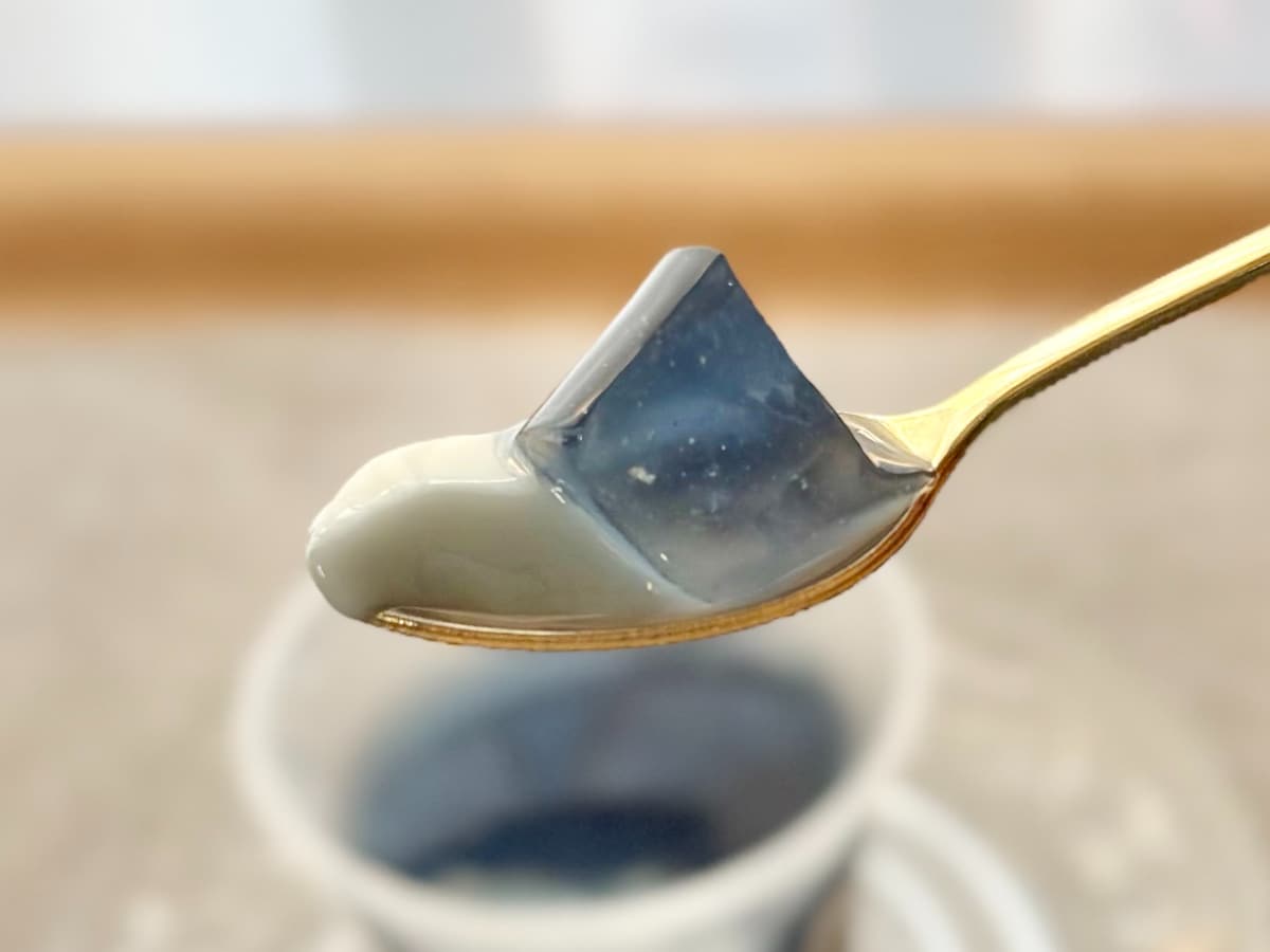 「見た目もネーミングもオシャレ」【ファミマ限定】プリンが話題に!