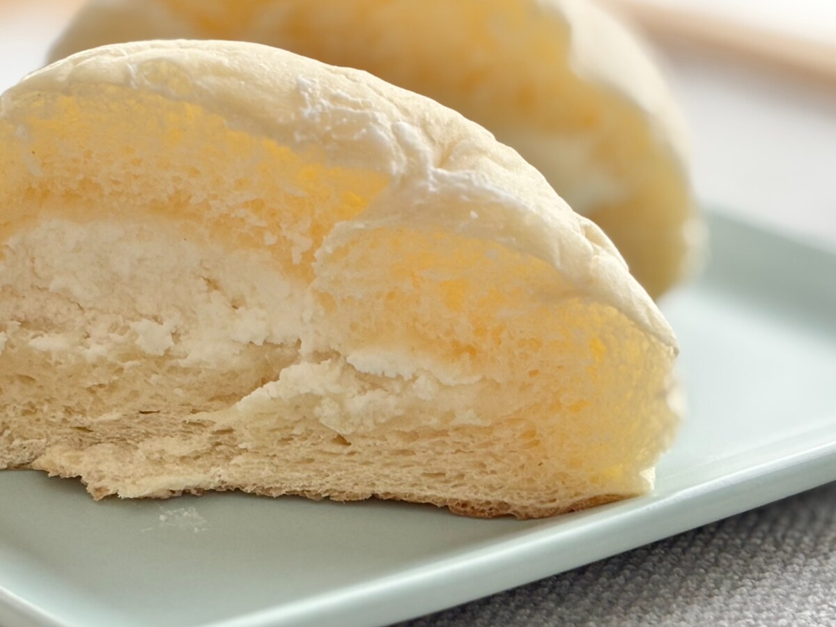 コクのあるミルクの甘みが美味♡【ファミマ】の人気パンに新作が登場