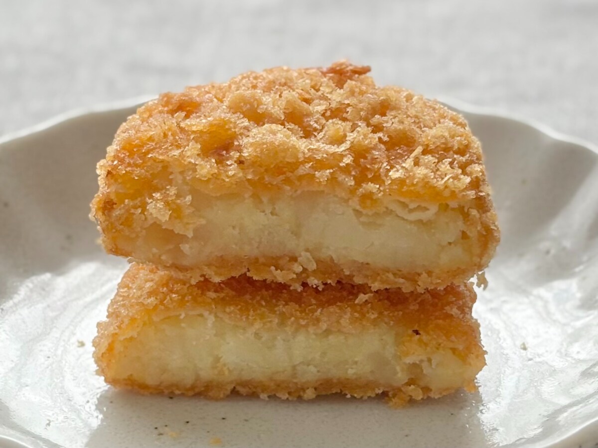 「不思議なほど」あの定番おやつの味!【ローソン】コラボコロッケを実食