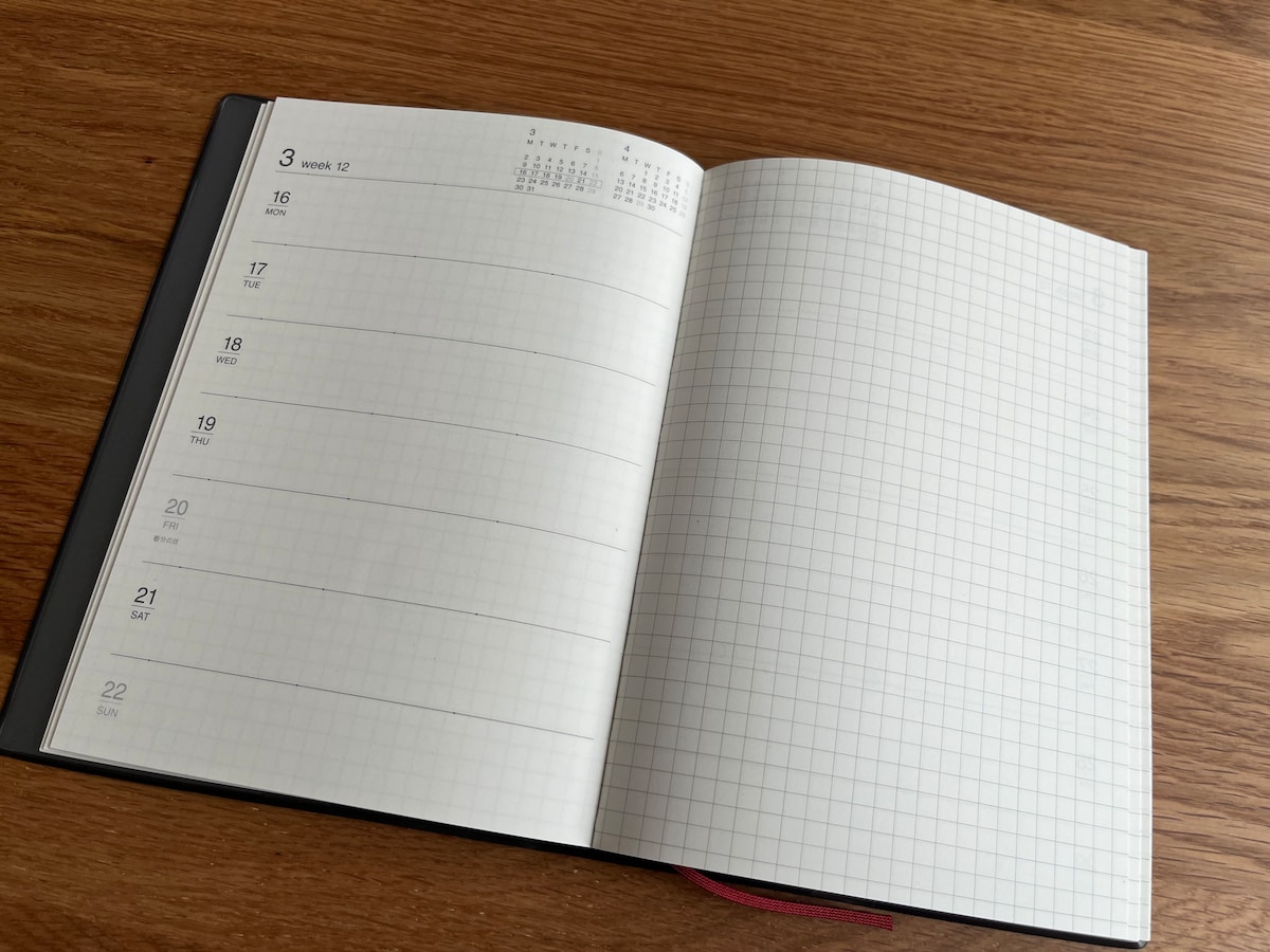 月曜始まりマンスリー/ウィークリースケジュール帳・2025年12月始まり