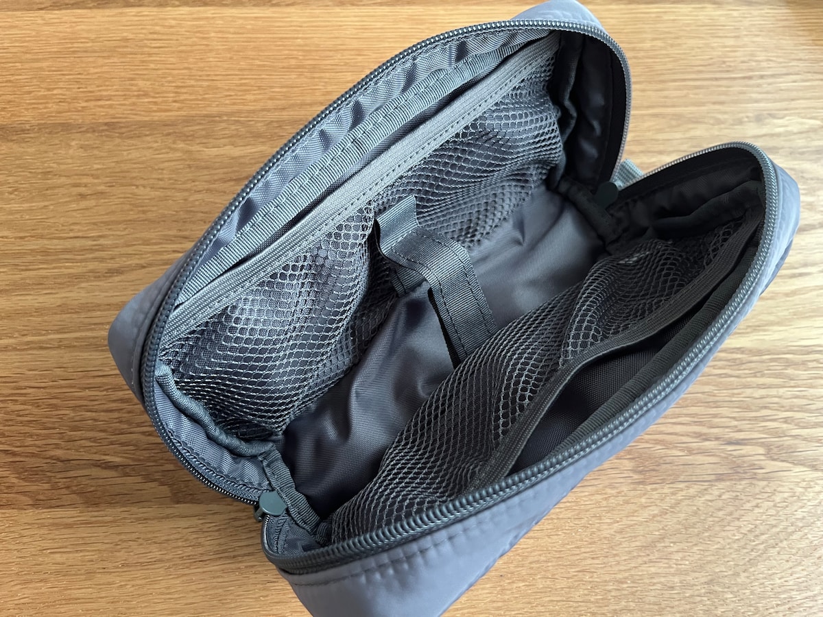 ポリエステルガジェットポーチ