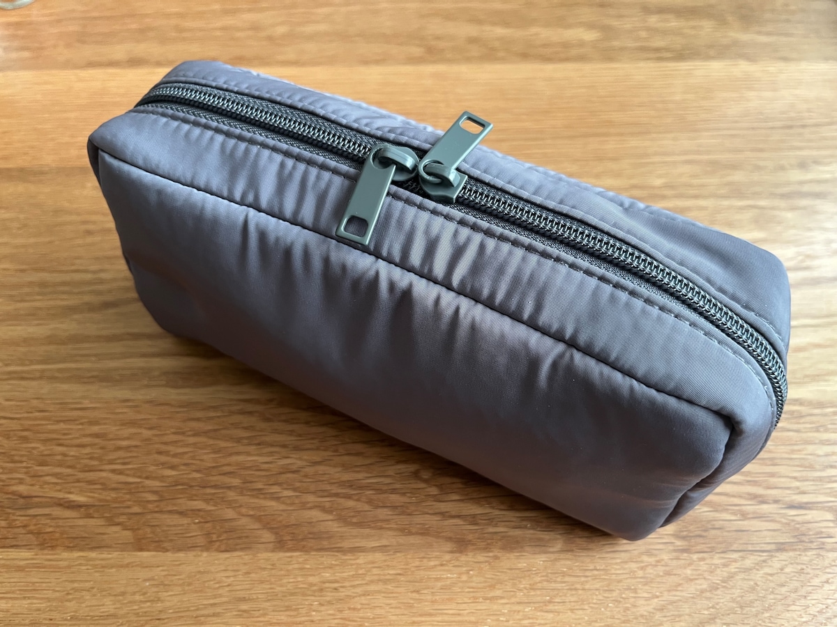 ポリエステルガジェットポーチ