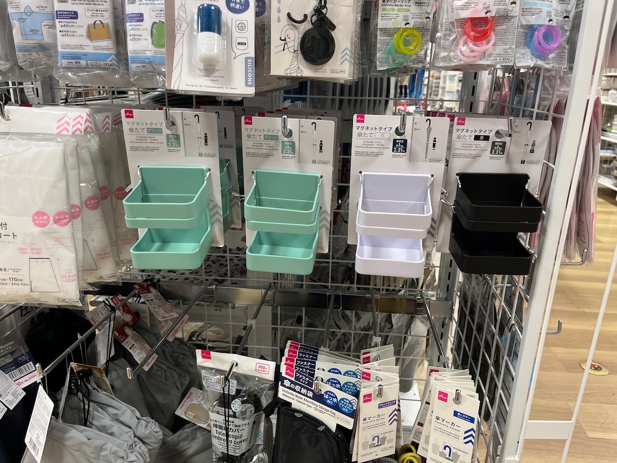 ダイソーの傘立ての売り場はどこ?