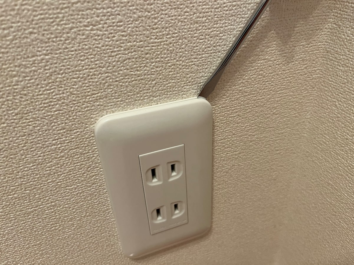 コンセント安全カバーの付け方