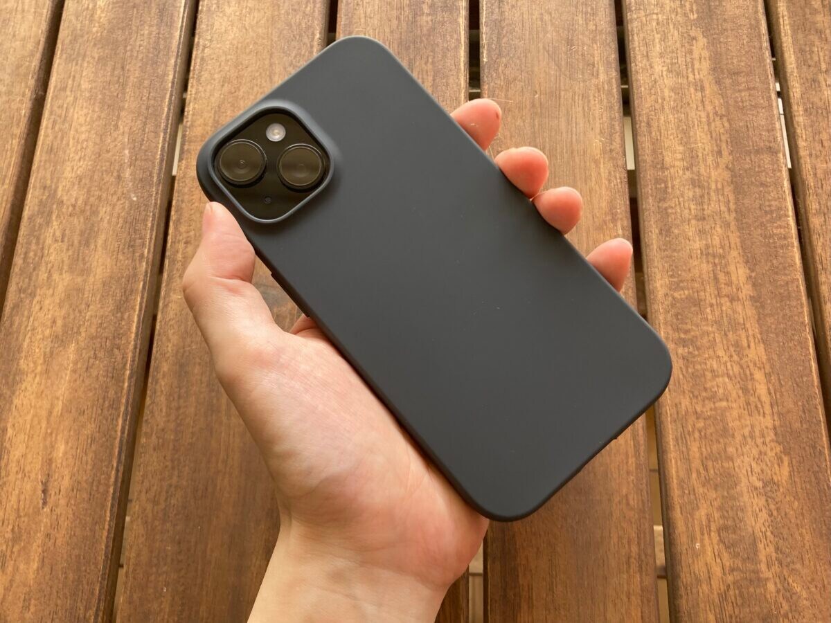 【無印良品】スマホケースがベストバイな理由｜破格の値段と究極のシンプル