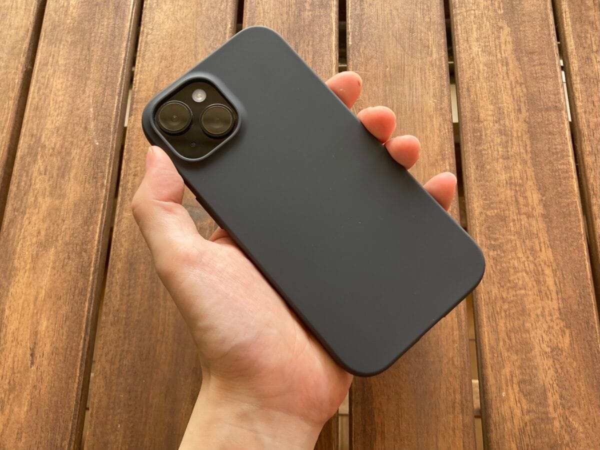 【無印良品】スマホケースがベストバイな理由｜破格の値段と究極のシンプル