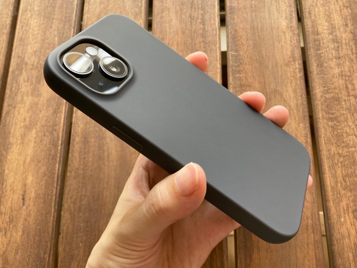 【無印良品】スマホケースがベストバイな理由｜破格の値段と究極のシンプル