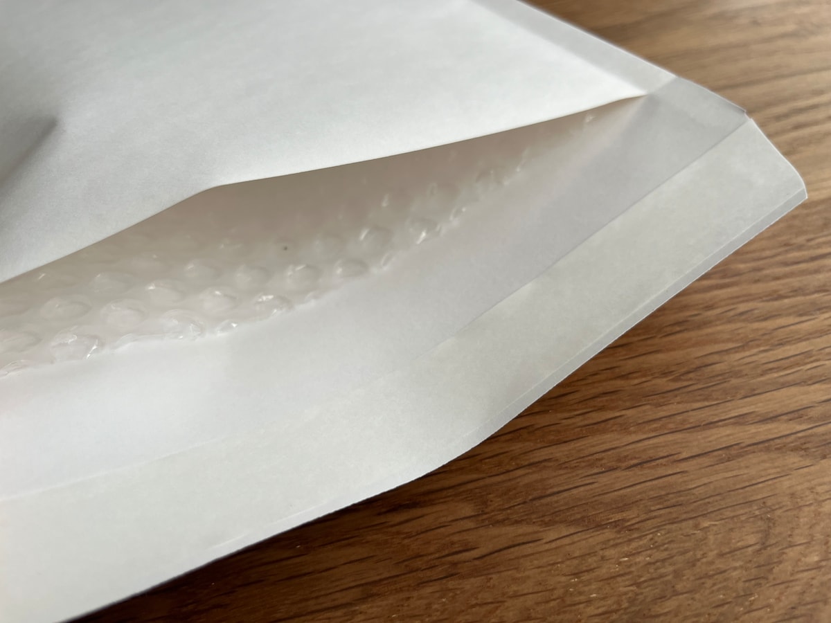 「クッション封筒（ホワイト、ＣＤ用、２枚）」