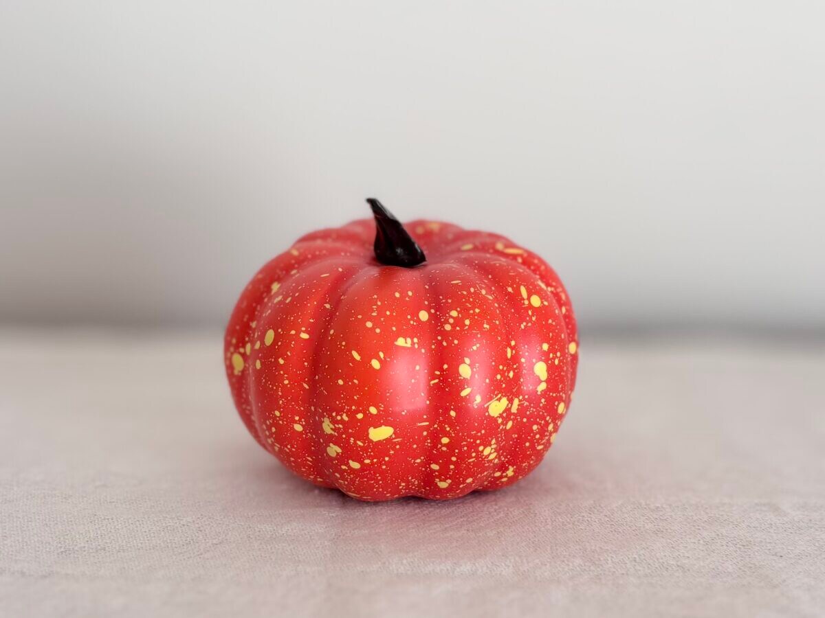 【2025年最新】ダイソーのハロウィングッズ大特集！ 仮装もお菓子もプチプラで可愛く♡