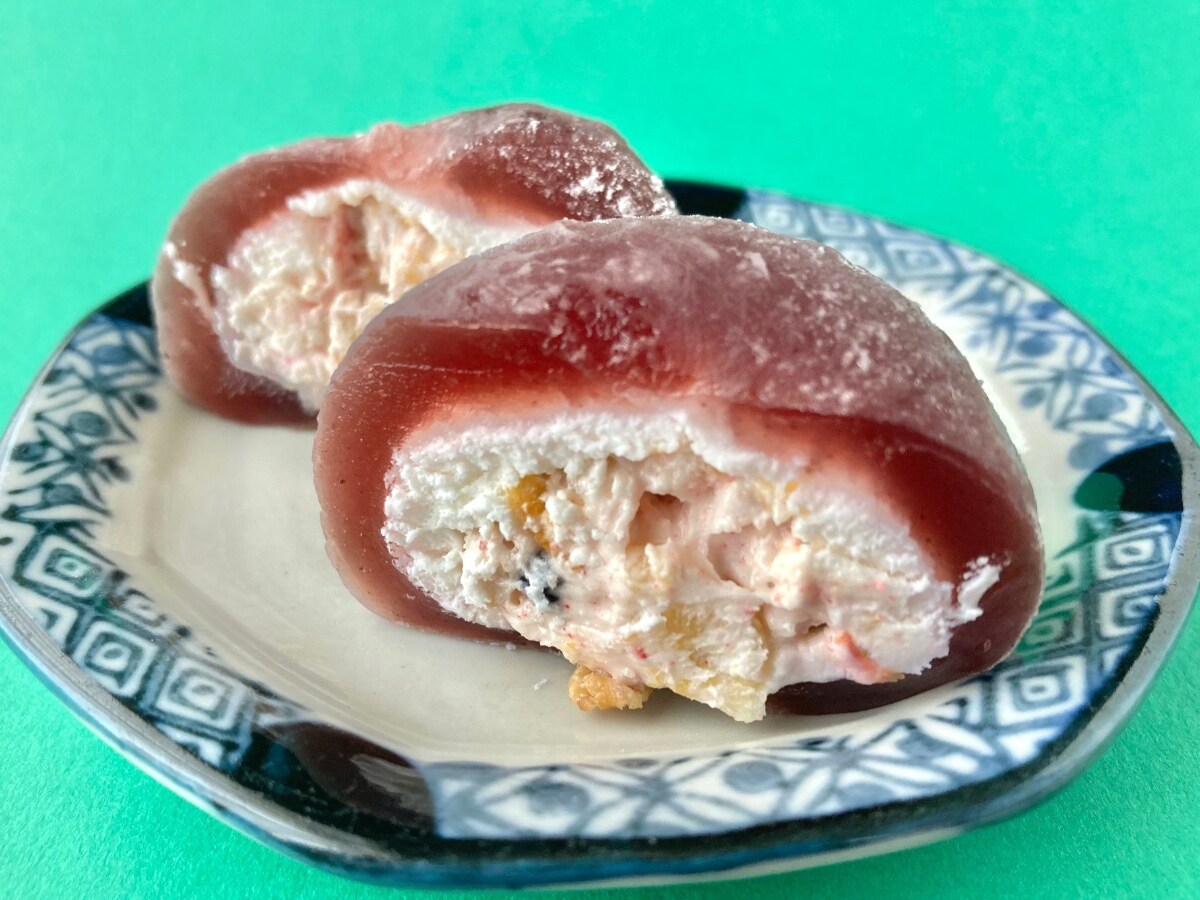 甘酸っぱくて美味しい！！【ファミマ】リピートしたくなるハワイアンな大福