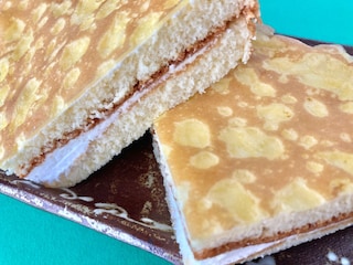 「ケーキなの？クレープなの？」【ローソン】ほんのり塩味の菓子パンが良コスパ