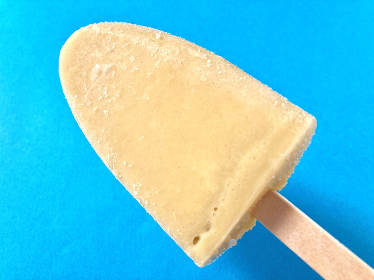 バナナ好きは必食！？【ファミマ】完熟バナナ感がたまらないミルクアイスバー