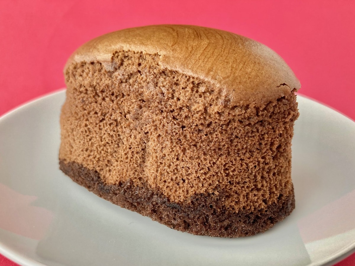 本格的な味わいに感動！！【ファミマ】食感が心地いいショコラスフレ