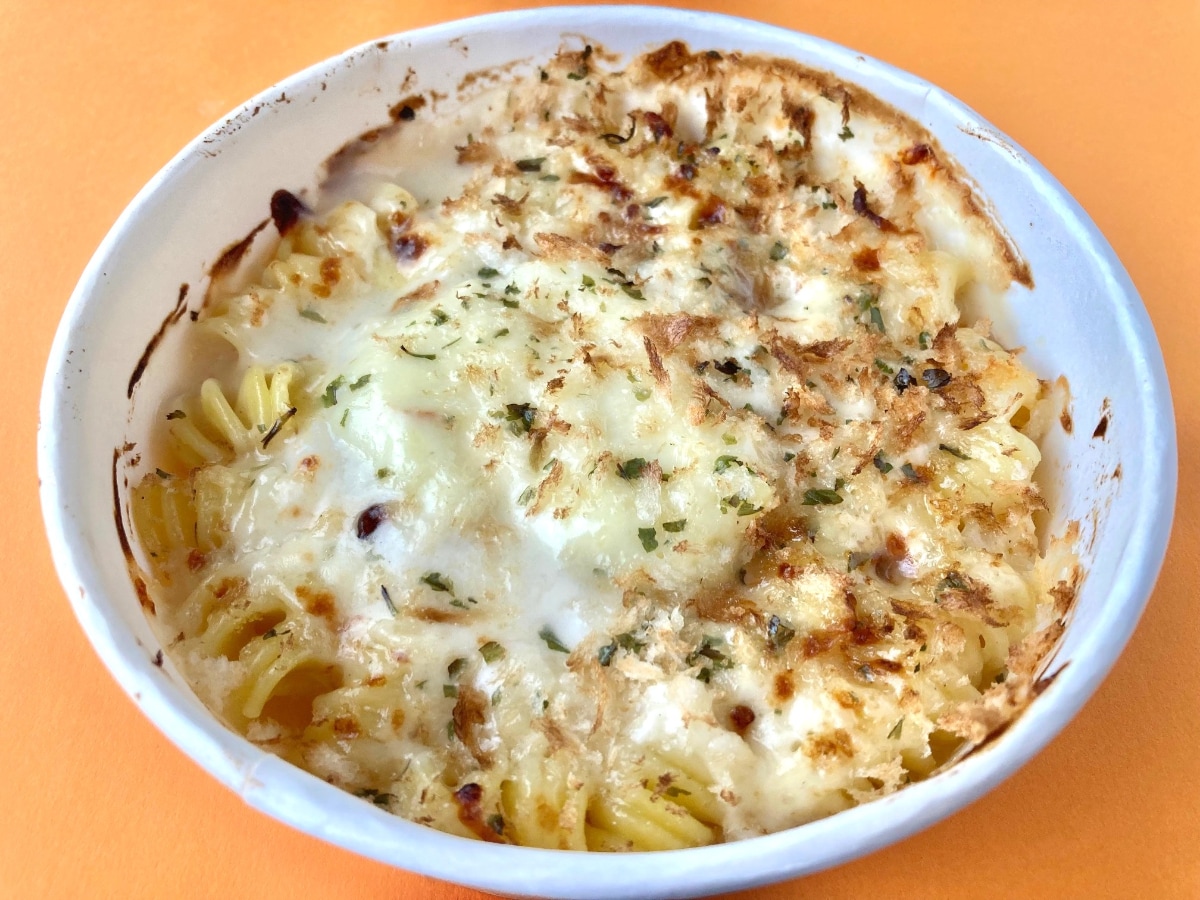ソースがしっかり絡んで美味しい！！【ファミマ】パスタにも注目してほしい新作グラタン