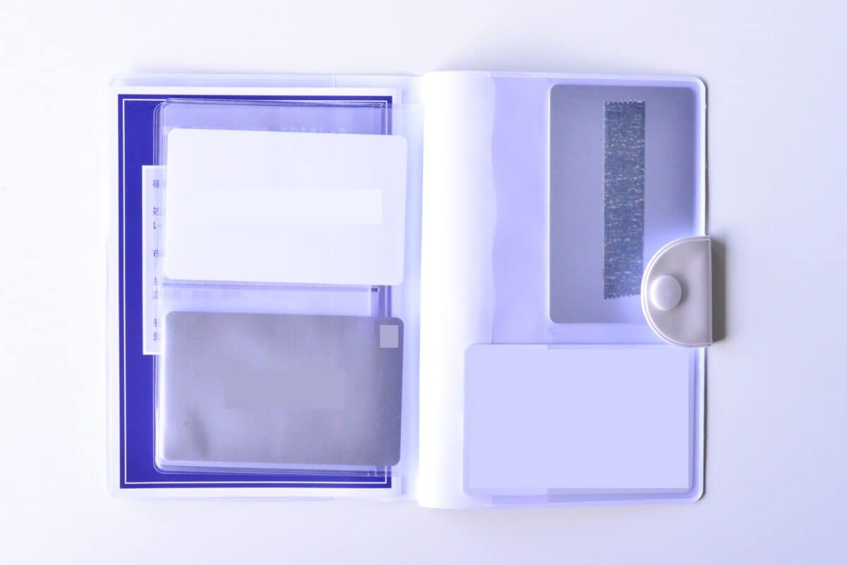 100均のお薬手帳ケースが超使える!【ダイソー・セリア・キャンドゥ】