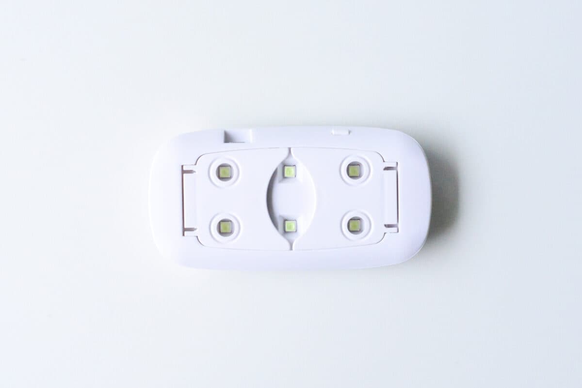 100均のUVライトを買ってみた!【セリア・キャンドゥ・ダイソー】