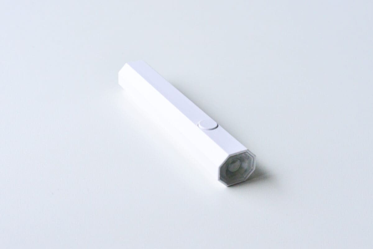 100均のUVライトを買ってみた!【セリア・キャンドゥ・ダイソー】