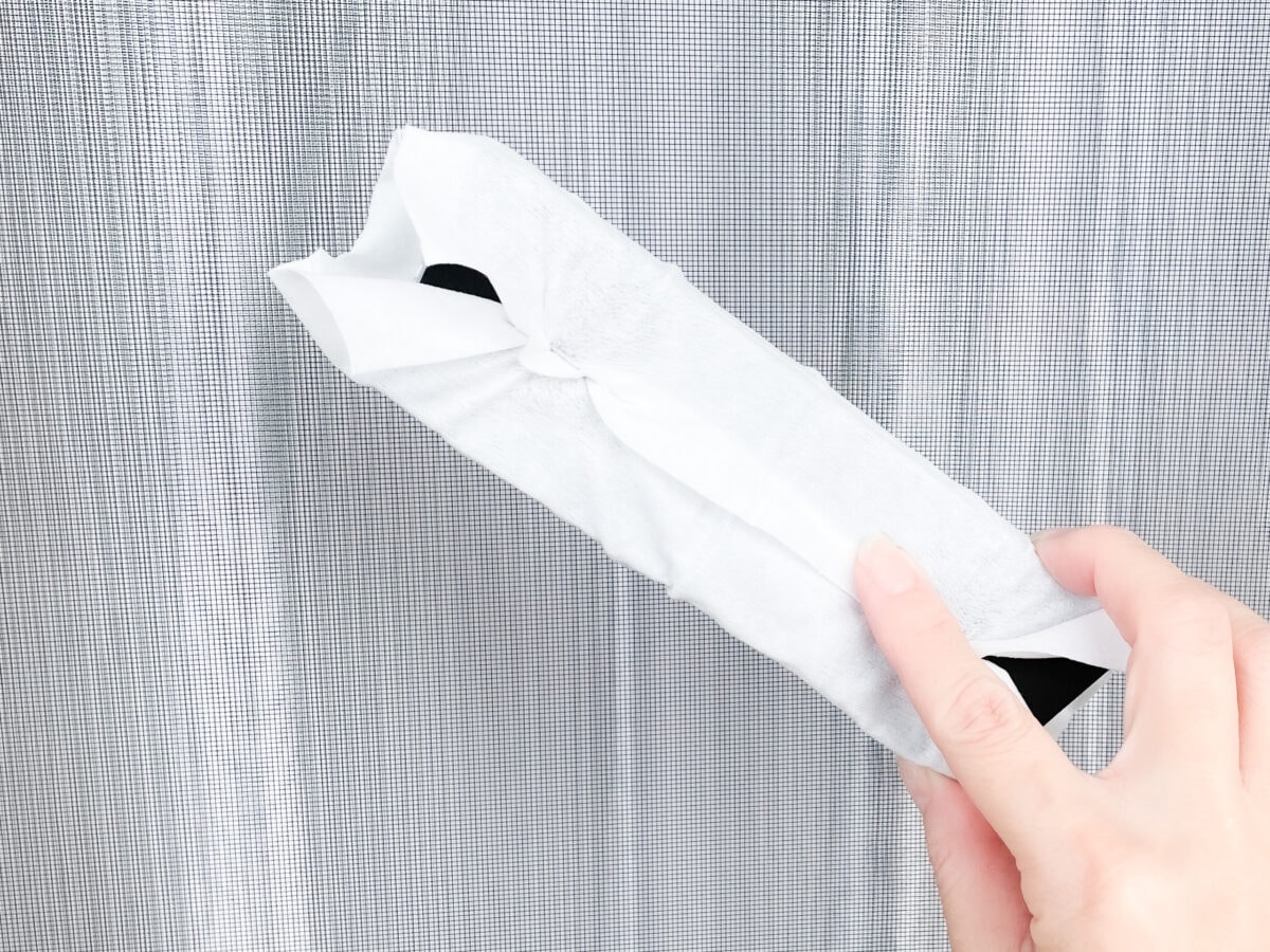 「網戸掃除」は100均にお任せ！セリア・ダイソー・キャンドゥから紹介