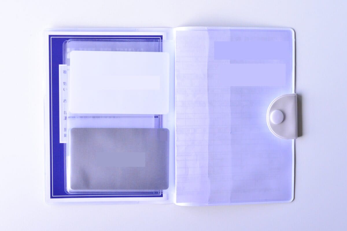 100均のお薬手帳ケースが超使える!【ダイソー・セリア・キャンドゥ】