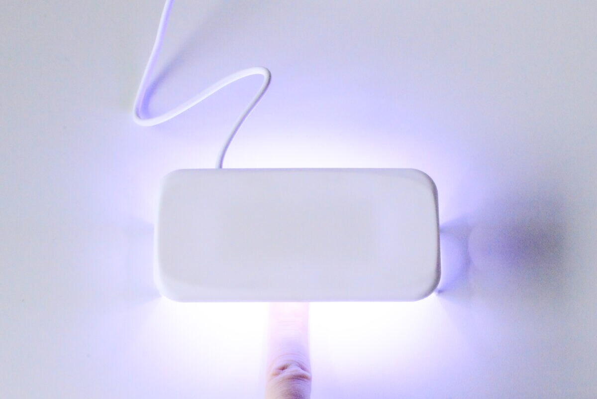 100均のUVライトを買ってみた!【セリア・キャンドゥ・ダイソー】