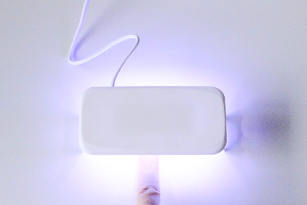 100均のUVライトを買ってみた!【セリア・キャンドゥ・ダイソー】