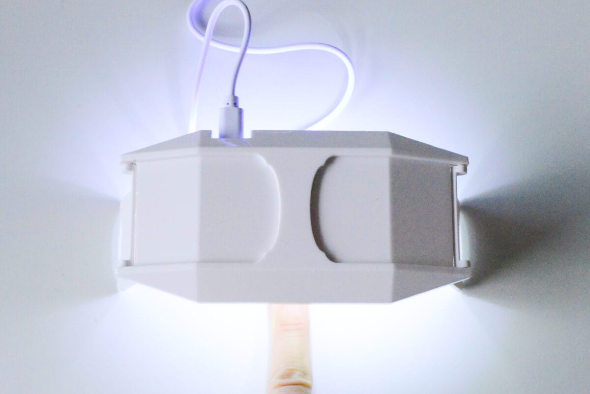 100均のUVライトを買ってみた!【セリア・キャンドゥ・ダイソー】