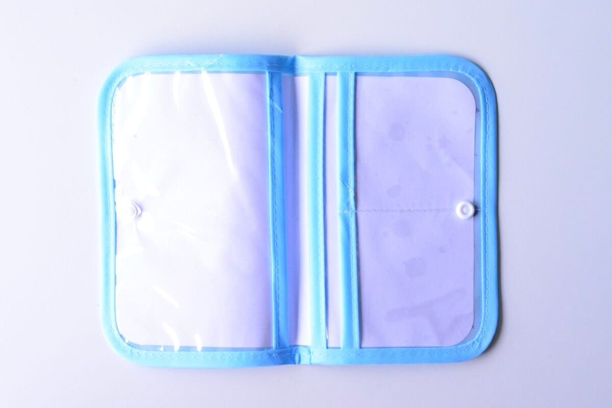 100均のお薬手帳ケースが超使える!【ダイソー・セリア・キャンドゥ】