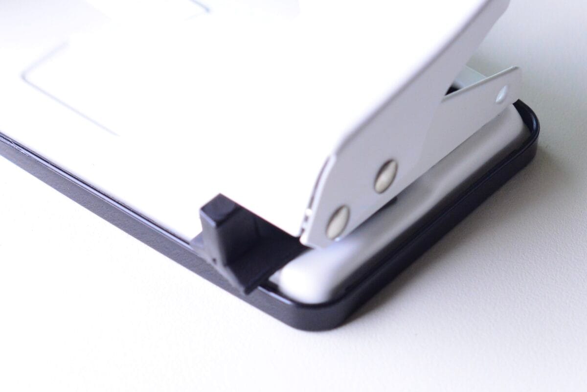 穴あけパンチは100均に売ってる？【ダイソー・セリア・キャンドゥ】