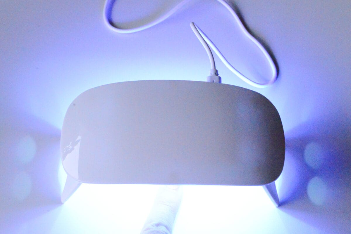 100均のUVライトを買ってみた!【セリア・キャンドゥ・ダイソー】